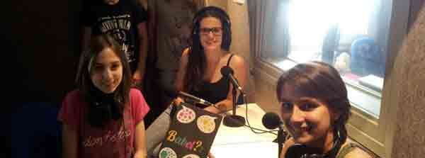 Alumnes del Brugulat participen al programa Let's Talk a Ràdio Banyoles